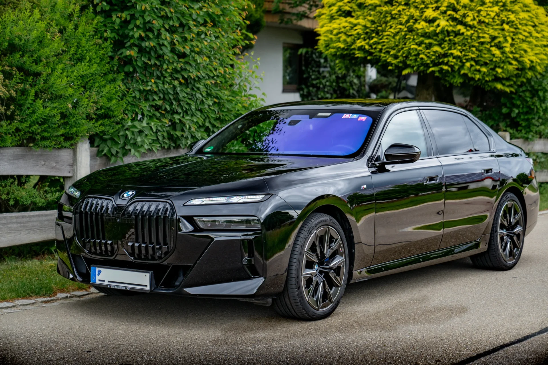 BMW 740d xDrive M Sport · Executive Lounge · unfallfrei · BMW Individual Merino Tartufo